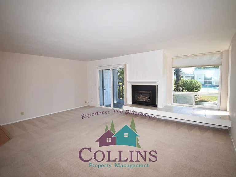 107 Rockwood Dr — Photo 2