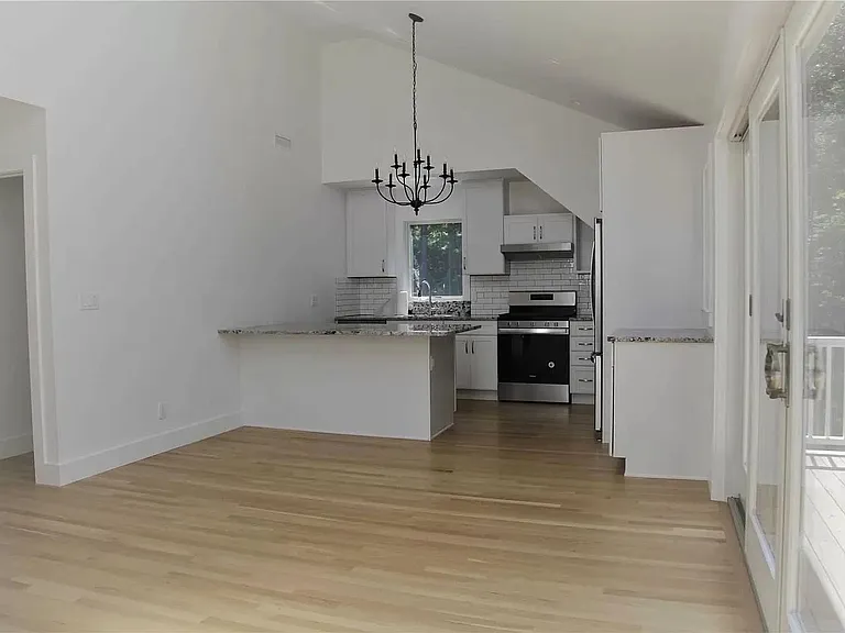 91 Knapp Rd — Photo 3