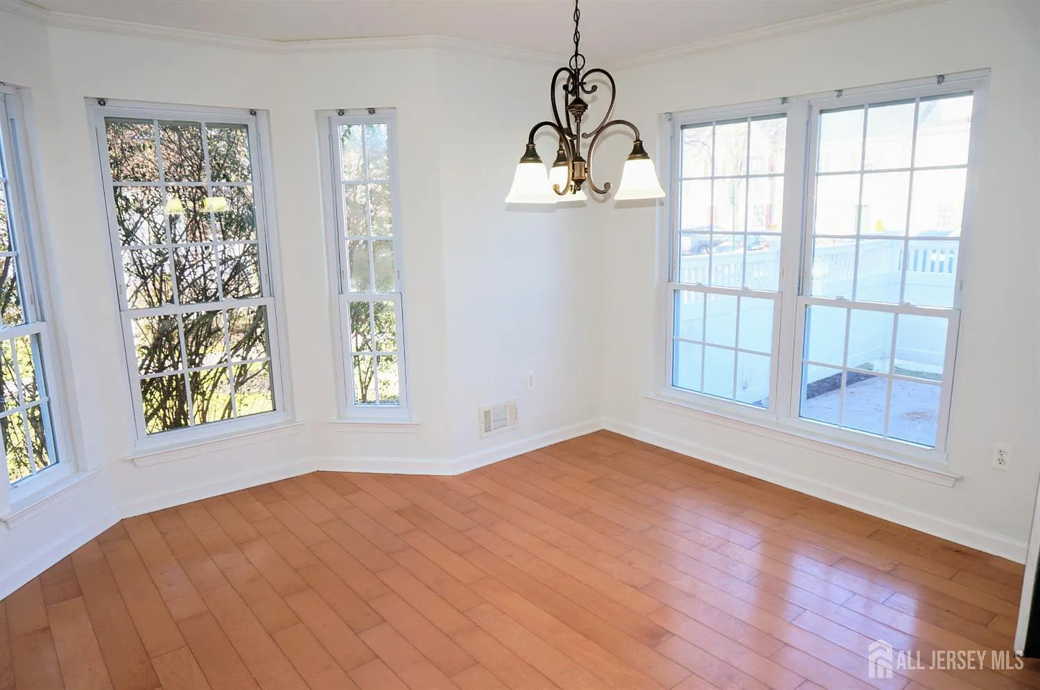 2 bed, 2.5 bath, 1186 sqft, $2,700 — Photo 4