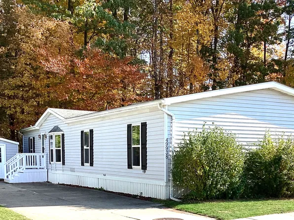 49938 Deer Run Dr #117, Utica, MI 48315