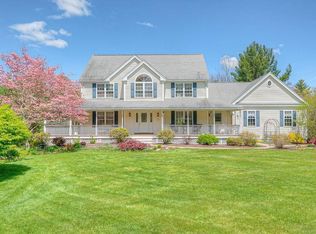 574 Hartford Ave E, Uxbridge, MA 01569