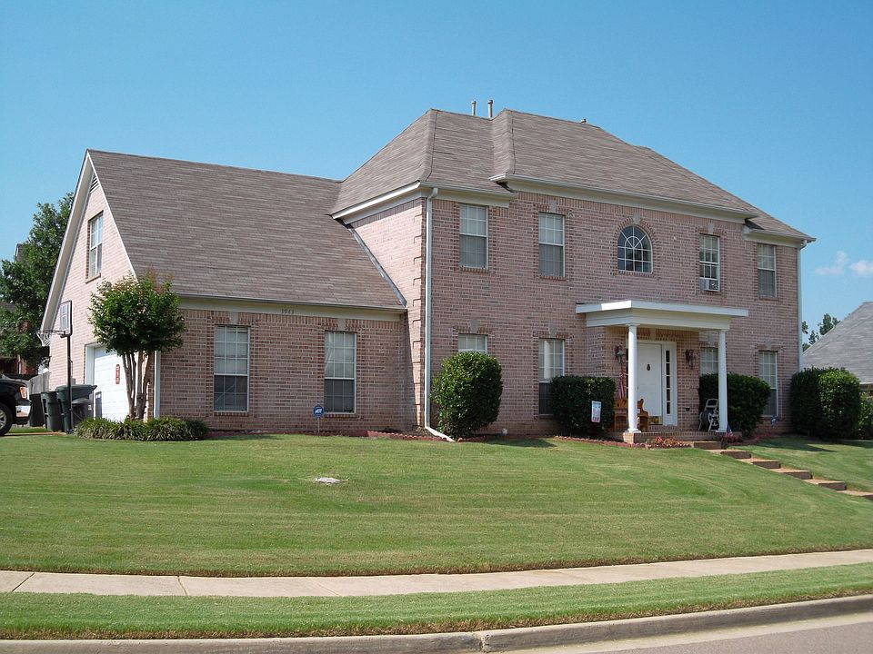 Great Curve Appeal! 1/3 Acre