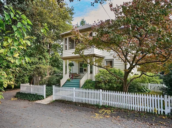 5 Prospect Ct, Northampton, MA 01060