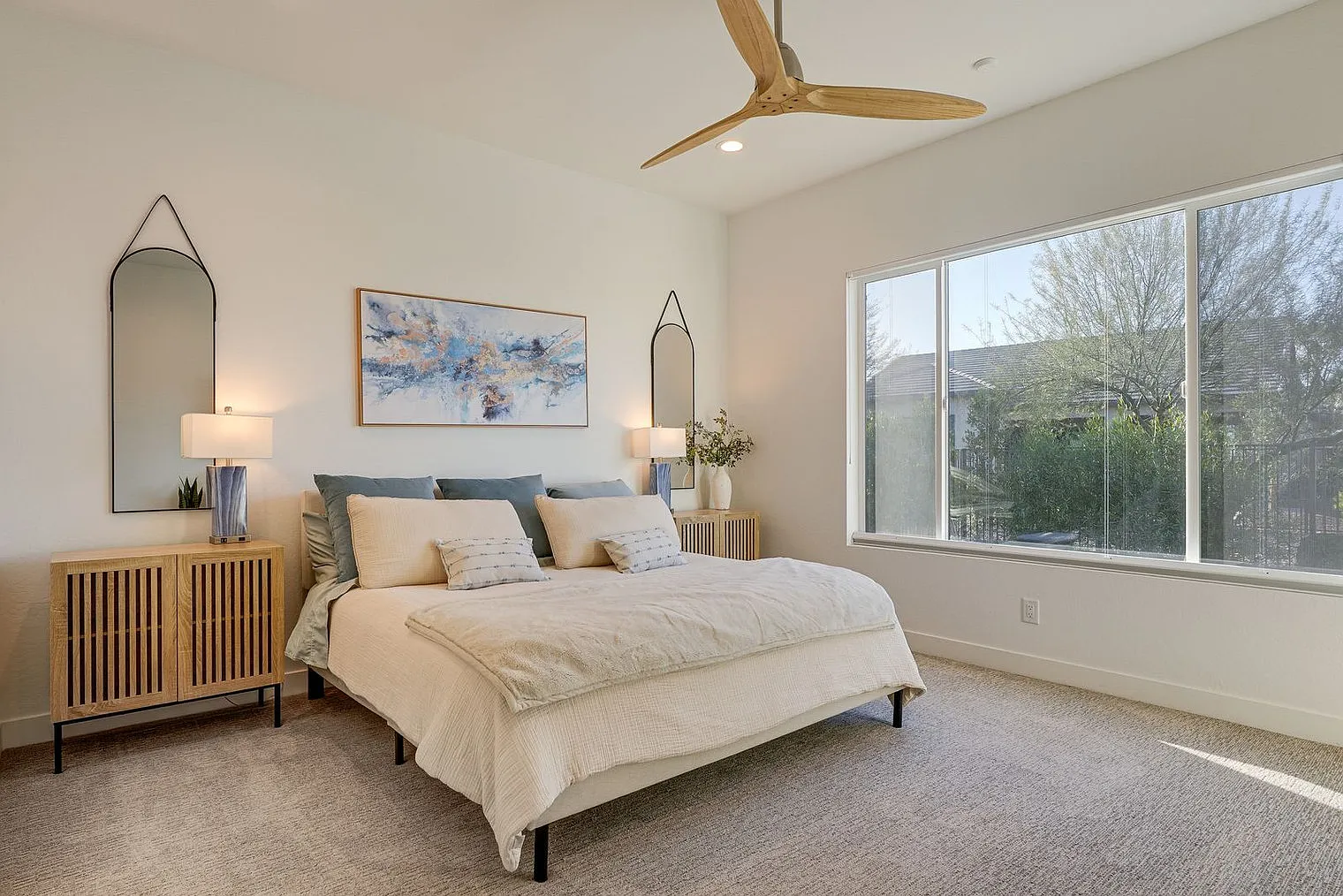 3 bed, 3.0 bath, 2249 sqft, $5,681 — Photo 4