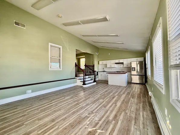 545 Brayton Ave, Fall River, MA 02721