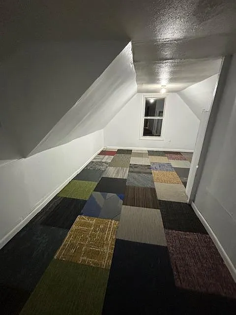 2 bed, 1076 sqft, $1,300 — Photo 2