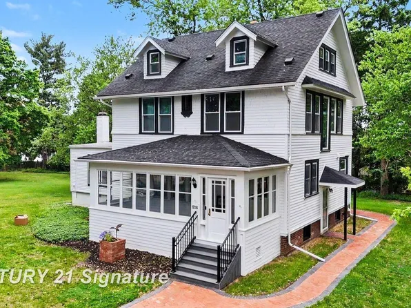 24025 Drake Rd, Farmington, MI 48335