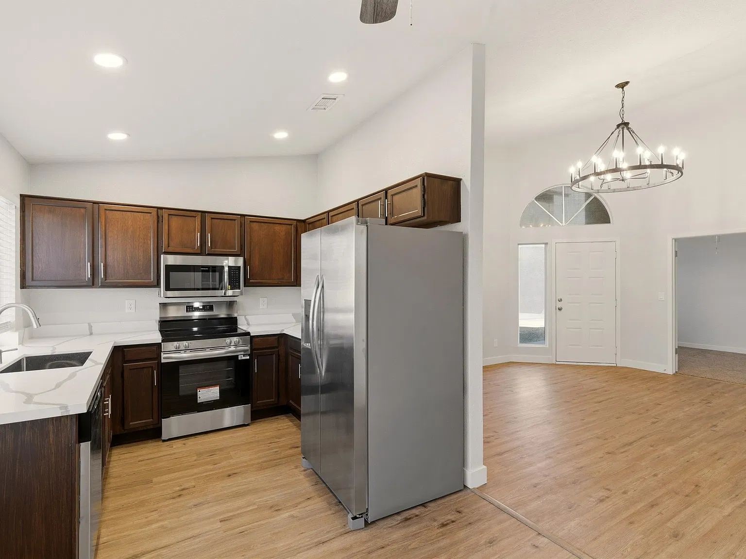 3 bed, 1248 sqft, $1,995 — Photo 1