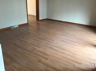 78 3rd St, Waterford, NY 12188