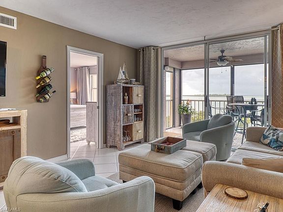 5th image of 901 Collier Ct #5-504