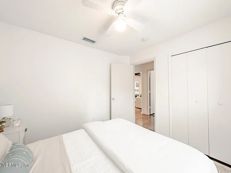 511 Chancellor Dr E — Photo 23