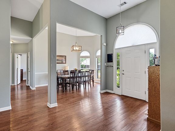 5th image of 75 Cypress Grove Cv
