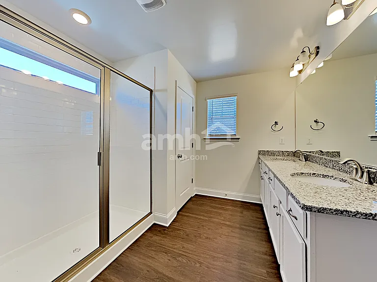130 Hamilton Park Dr — Photo 16