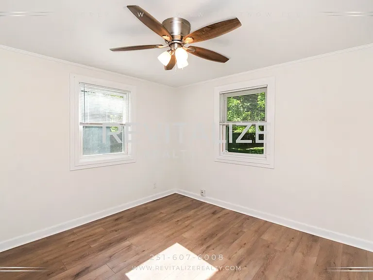 James Street Duplex — Photo 19