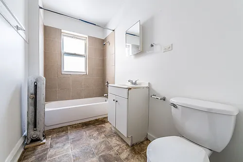7801-11 S Yates Blvd Chicago, IL 60649 Photo 1