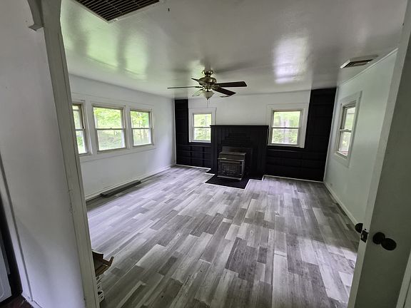 4th image of 18-26 Blue Heron Ln #21