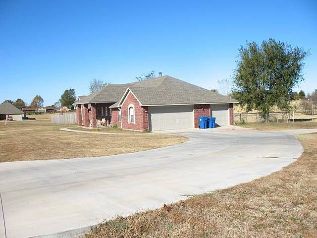 2nd image of 6905 Lewis Ln
