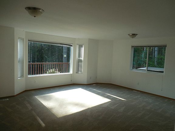 5th image of 101 SE Eugene Ln