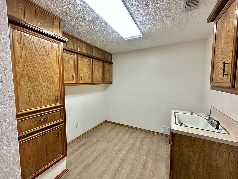510 N Gardner Ave — Photo 17