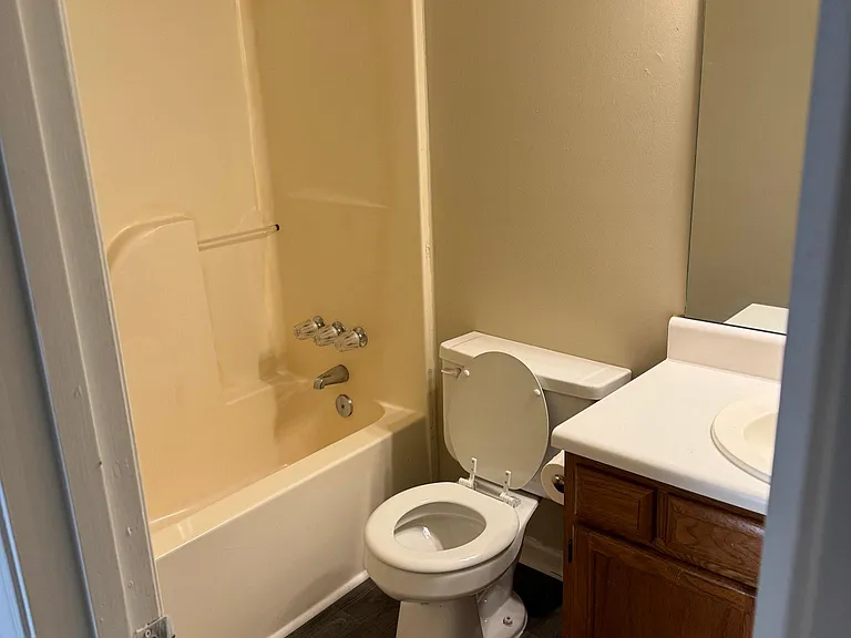 1542 Oakleaf Ct — Photo 7