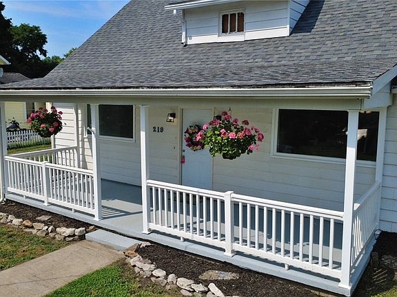 4th image of 219 Main St