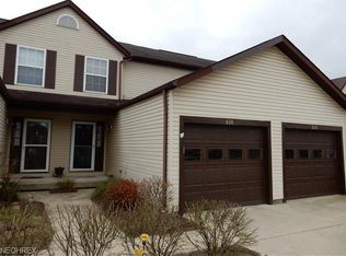 634 Topaz Ln, Brunswick, OH