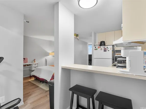 1060 Kamehameha Hwy APT 908A, Pearl City, HI 96782