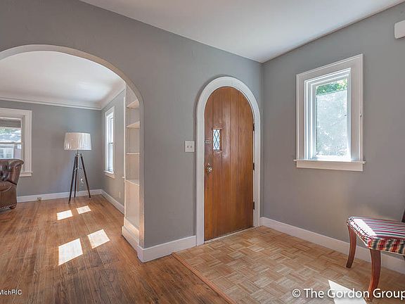 5th image of 501 Elliott St SE