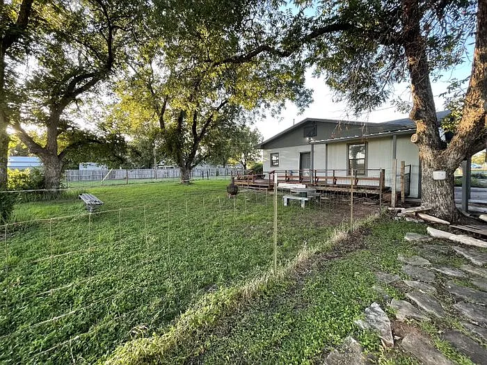 2 bed, 1894 sqft, $2,500 — Photo 3