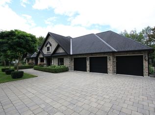 62 Rebecca Cres, Ottawa, ON K1J 6B9