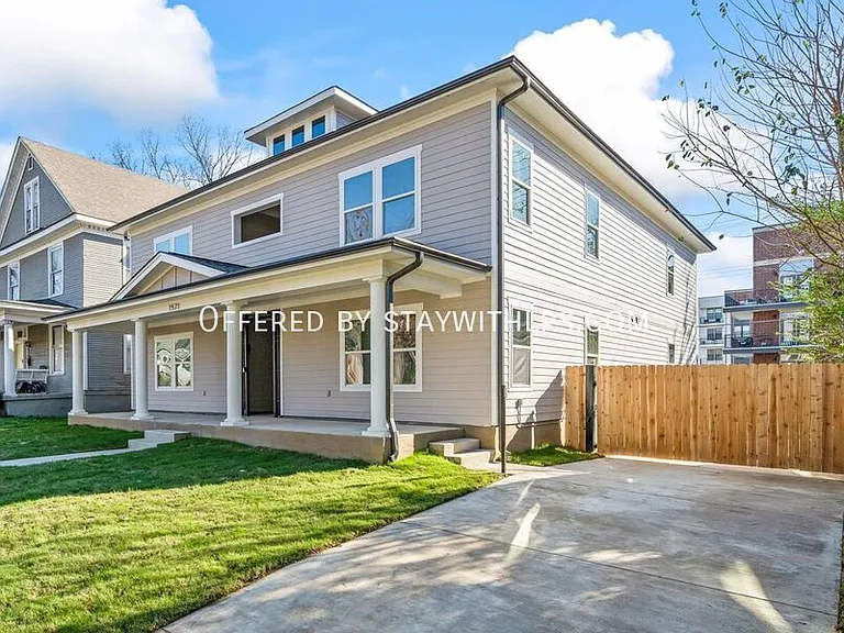 1571 Court Ave #102 — Photo 31