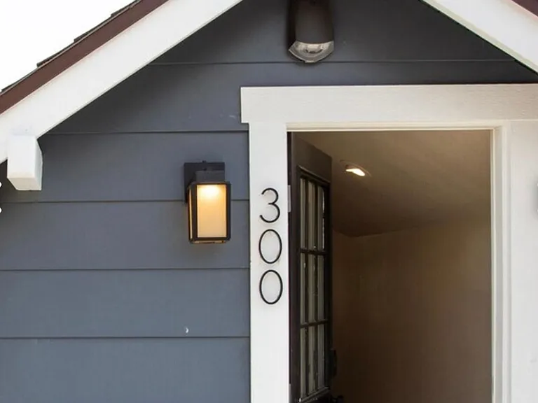 1351 Terrace Dr — Photo 2