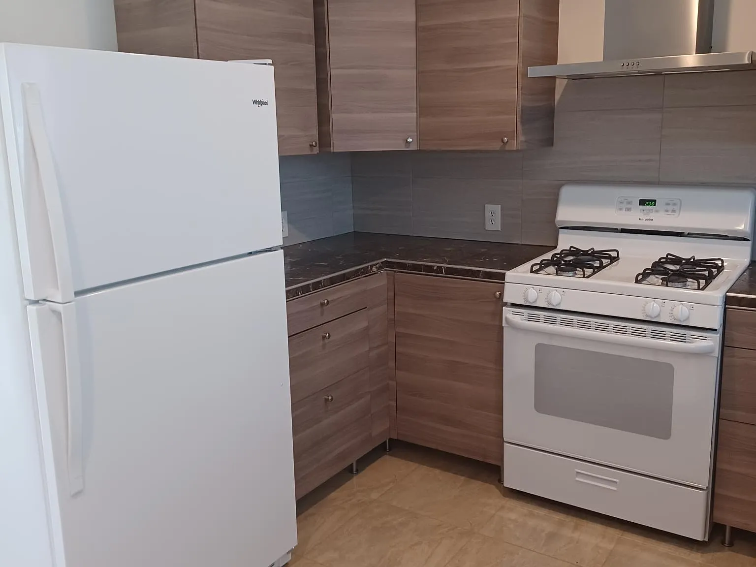 1418 Hermes Ave — Photo 3