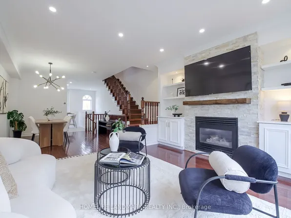 34 Mendota Rd #9, Toronto, ON M8Y 1E8
