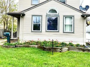 960 Lakeview St, Waterford, MI 48328