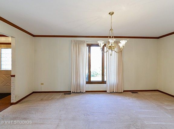 4th image of 2840 Dartmouth Ln