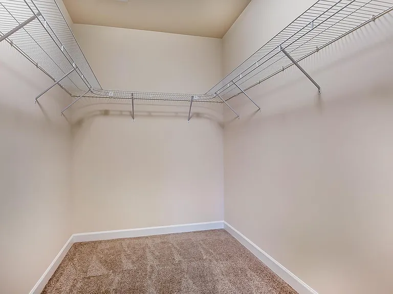 1566 Tewsbury St — Photo 11