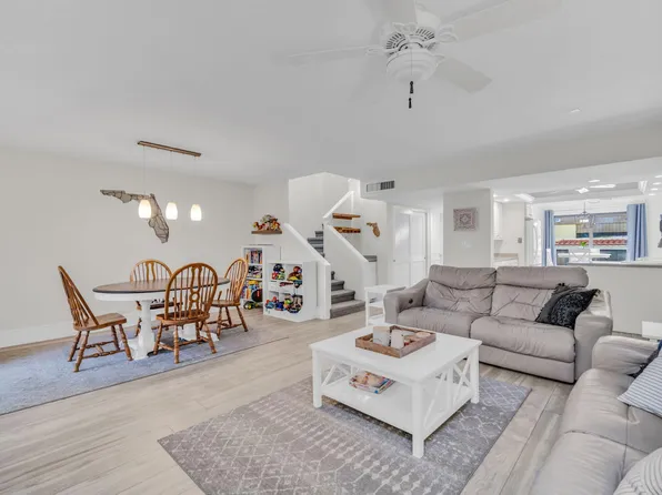 1330 NW 13 Street #6, Boca Raton, FL 33486