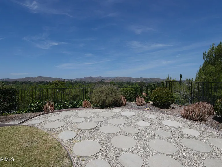 2080 Channelford Rd — Photo 25