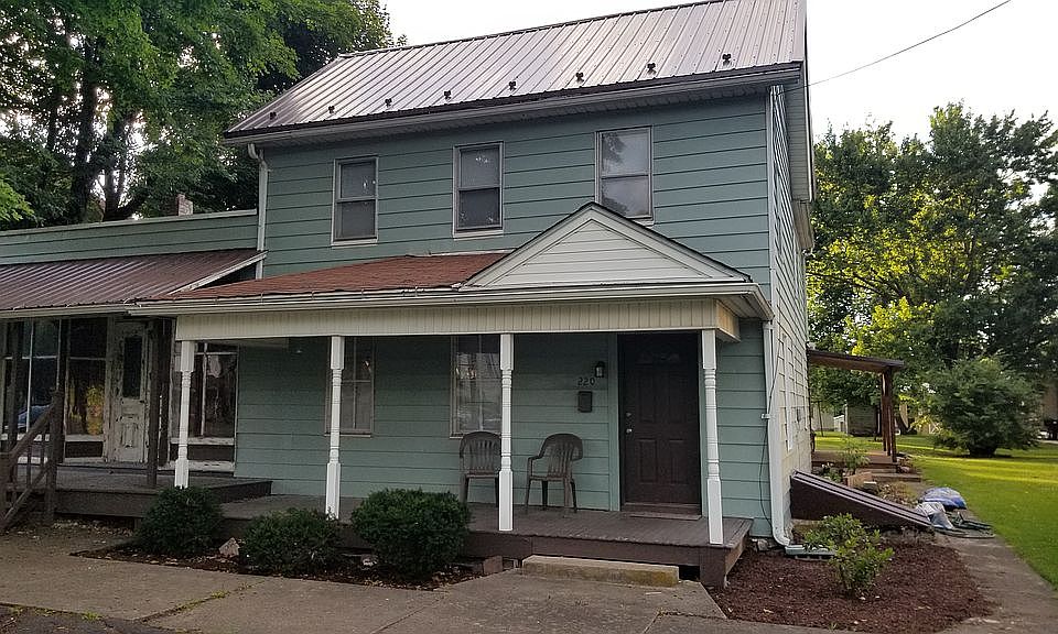 1st image of 220 W 3rd St