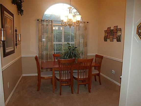 4th image of 1202 Tanglewood Dr
