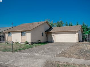 412 38th Pl, Springfield, OR 97478