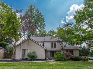 29132 Shenandoah Dr, Farmington Hills, MI 48331