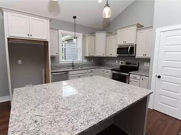 3rd image of 7315 Thweatt Dr
