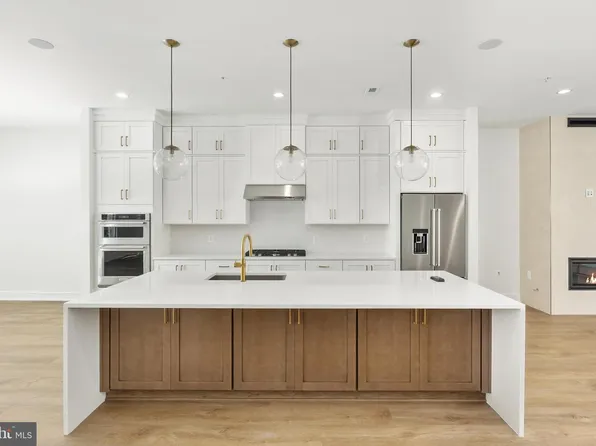 8605 Erdem Pl, Chevy Chase, MD 20815