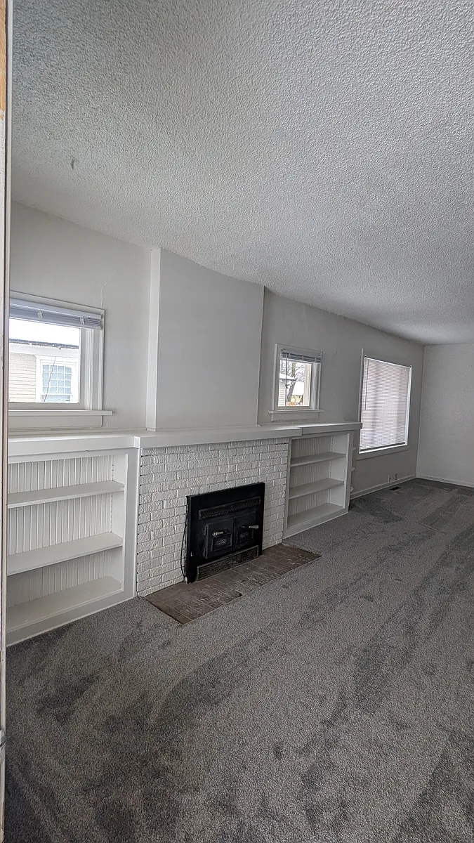Building Photo - 408 E Everett Ave