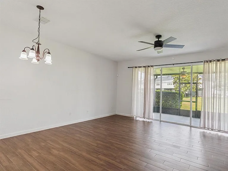 1055 Rock Harbor Ave — Photo 9