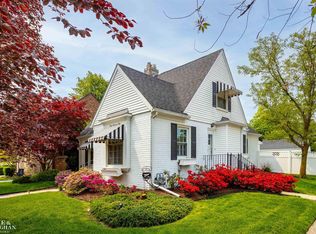 901 Lincoln Rd, Grosse Pointe, MI 48230