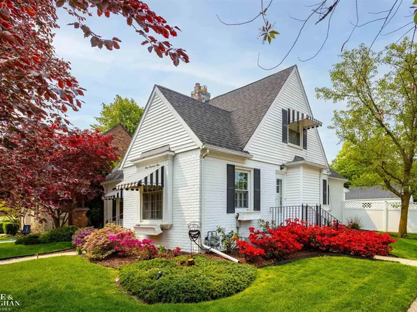 901 Lincoln Rd, Grosse Pointe, MI 48230