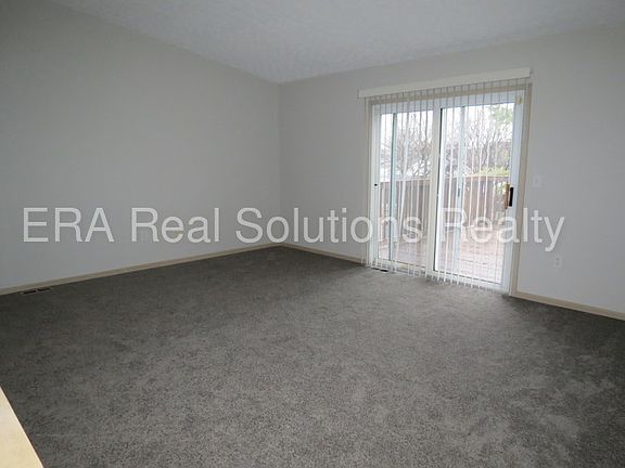 4th image of 857 Radbourne Dr